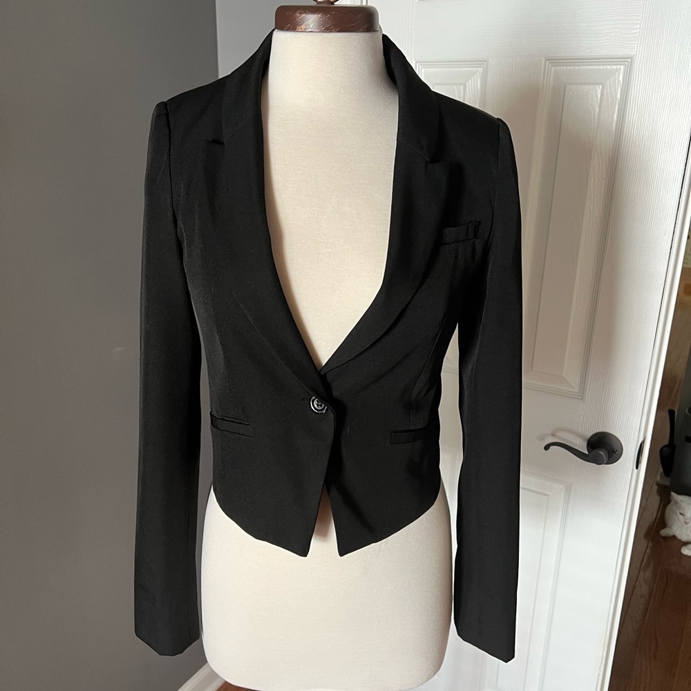 Needle & Thread Cropped Single Breasted Blazer